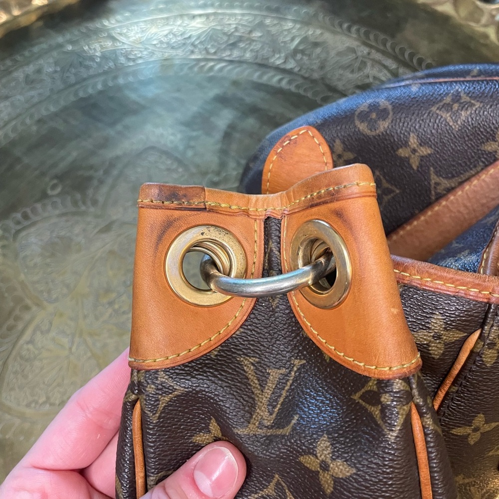 Louis Vuitton Galliera PM Bag – Monogram Canvas - Picture 7 of 9